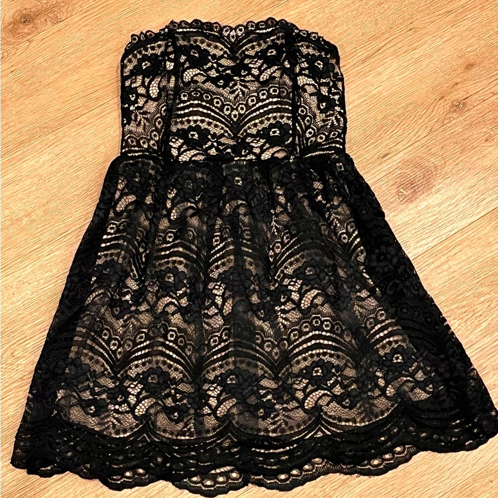 Lulu’s Black Strapless Lace Dress